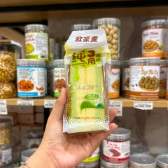 Phân phối 1 Cái Bánh Bông Lan Tam Giác CHUNSANJIAO Vị Trà Xanh - Màu Xanh Lá