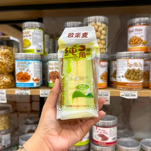 Hình ảnh 1 Cái Bánh Bông Lan Tam Giác CHUNSANJIAO Vị Trà Xanh - Màu Xanh Lá trong bộ sưu tập CHUNSANJIAO