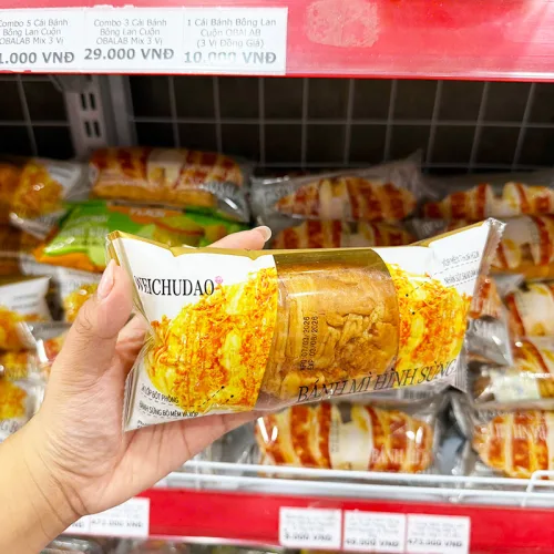 1 Cái Bánh Mì Sừng Bò WEICHUDAO Vị Ruốc Bơ