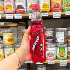 Phân phối 1 Chai Nước Ngọt Sing Đỏ - Nước Tăng Lục Sting Hương Dâu Tây (330ml/Chai)