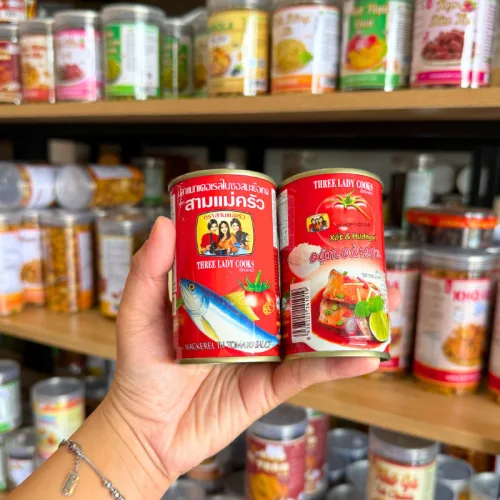 Khám phá 1 Hộp Cá Mòi Xốt Cà Chua Khui Muỗng Lon Cao - Cá Mồi 3 Cô Gái (155g/Lon) thuộc nhóm Gạo, bột, đồ khô, nguyên liệu