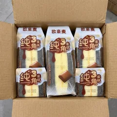 1 Thùng Bánh Bông Lan Tam Giác CHUNSANJIAO Vị Socola - Màu Nâu