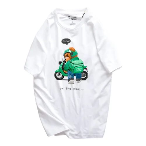 Áo Thun Nam Cổ Tròn Rurumen Màu Trắng In Hình Gấu Mang Balo (Có size 4x)