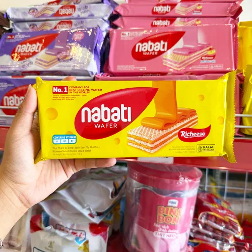 Bánh Kem Xốp NABATI Vị Phô Mai Dạng Thanh Dài 110g Gói Màu Vàng phù hợp để tham khảo khi chọn NABATI