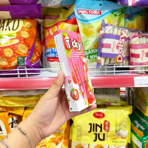 Bánh Que Đũa Phủ Yogurt Dâu Ticky Uni Firms Combo 3 Hộp - Màu Hồng