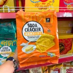 Bánh Quy Soda Ăn Kiêng Vị Salted Egg Yolk GODINN 400g - Bịch Màu Cam