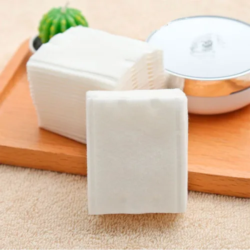 Ba lớp tạo độ chắc khi cầm và lau — Bông tẩy trang FM Cotton Pads