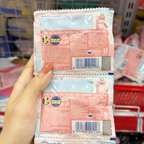 Combo 2 Dây 24 Gói Nước Xả Vải Comfort Hương Thanh Nhã Thơm Mát 18ml/Gói - Màu Hồng Phấn