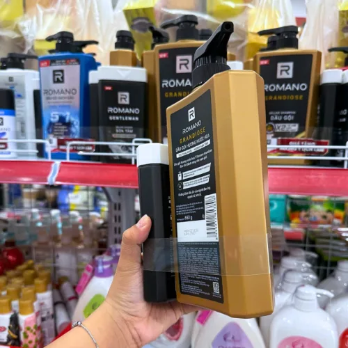 Romano Grandiose dầu gội nam chai vàng 650g tặng sữa tắm