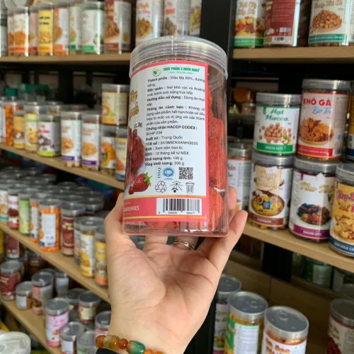 Sỉ dâu Tây Sấy Thăng Hoa Thơm Ngon 200g hộp