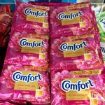 Dây 12 Gói Nước Xả Vải Comfort Hương Nước Hoa Kiêu Sa 18ml/Gói - Màu Hồng Đậm