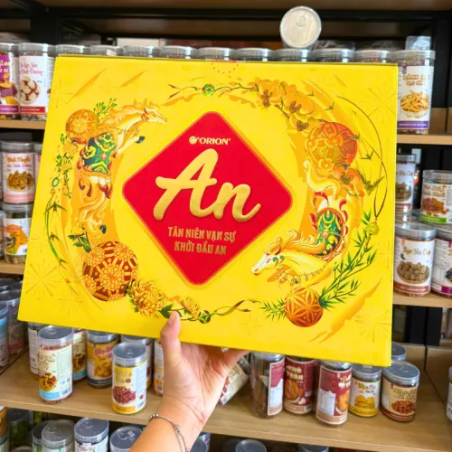 Hộp Bánh Tết Orion Tài Lộc 3 - Bộ Quà Tết Con Ngựa Orion An Tài Lộc 3 Hộp 1,3359kg Gồm 8 Món