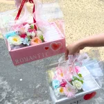 Hộp Quà Tặng Mica Hoa Tiền Gồm 10 Ô Đựng Tiền