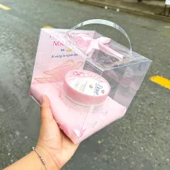Hộp Quà Tặng Tẩy Tế Bào Chết Dưỡng Ẩm Toàn Thân Dove Hương Hoa Anh Đào 298g