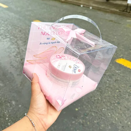 Khám phá Hộp Quà Tặng Tẩy Tế Bào Chết Dưỡng Ẩm Toàn Thân Dove Hương Hoa Anh Đào 298g thuộc nhóm dove