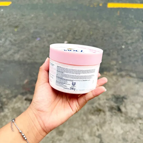 Quà tặng Dove hoa Anh đào: kết cấu scrub ảnh hưởng thao tác thế nào?