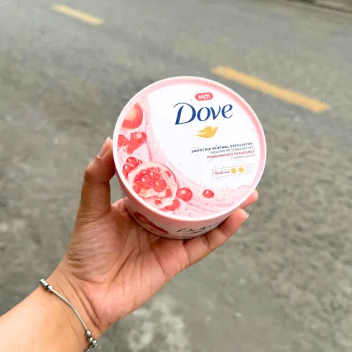 Hộp Quà Tặng Tẩy Tế Bào Chết Dưỡng Ẩm Toàn Thân Dove Hương Lựu Đỏ 298g