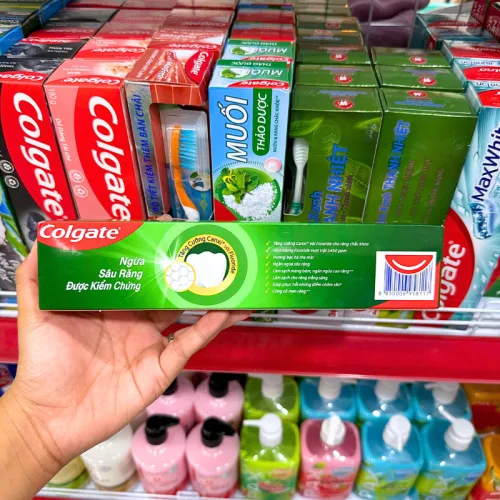 Colgate Dạng Kem Bạc Hà Mát Lạnh Ngừa Sâu Răng 225g