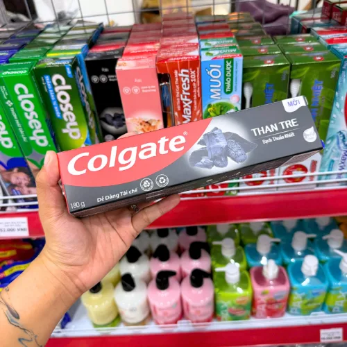 Kem đánh răng Colgate than tre, tuýp 180 g