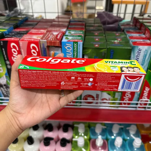 Kem đánh răng Colgate Vitamin C thơm mát, tuýp 170g