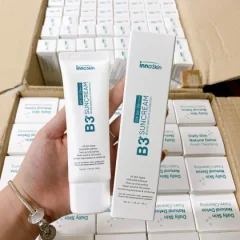 Đánh giá kem Chống Nắng B3 InnoSkin Màu Xanh Cho Da Khô
