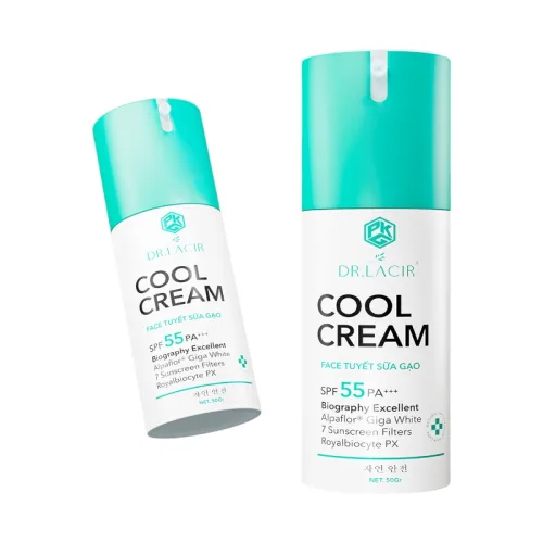 Màu xanh ngọc vẫn là điểm neo của khung hình