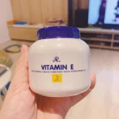Kem dưỡng ẩm Vitamin E AR 200g Thái Lan