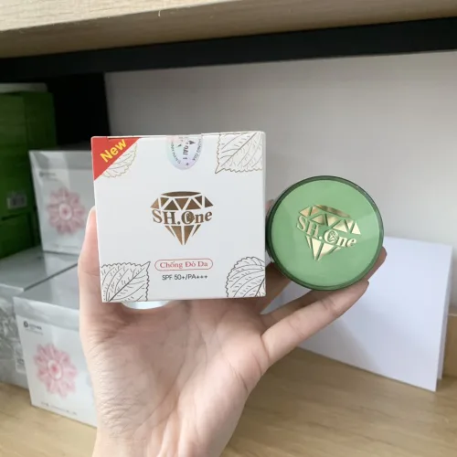 Từ sắc xanh trên kệ đến bước dưỡng sau làm sạch — Kem Face Mụn Thâm B1 SH