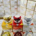 Kem dưỡng da mặt SH One B6 màu đỏ