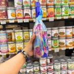 Kẹo Cứng Sữa Trái Cây BONART KING HENRY Chai Rượu Hoa Hồng 3 Màu 110g