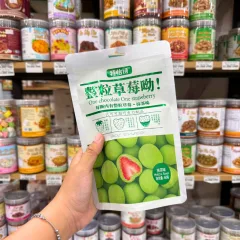 Kẹo Socola Bọc Dâu Tây Thơm Ngon Vị Matcha 60g - Bịch Xanh Lá