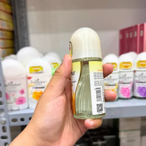 Lăn Khử Mùi Enchanteur Charming 60h Trong Suốt 50ml - Lăn Nách Dưỡng Sáng Da Màu Vàng