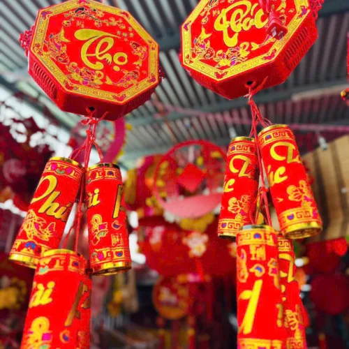 Loa Pháo Hoa Điện Tử Âm Thanh Lớn Kèm Đồ Điều Khiển Gồm 18 Pháo Trang Trí Tết
