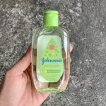 Nước hoa em bé Johnsons Summer Swing Baby Cologne xanh 125ml