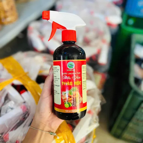 Nước Lau Bàn Thờ Tinh Dầu Thảo Mộc Lau Sạch Bụi Bẩn 500ml