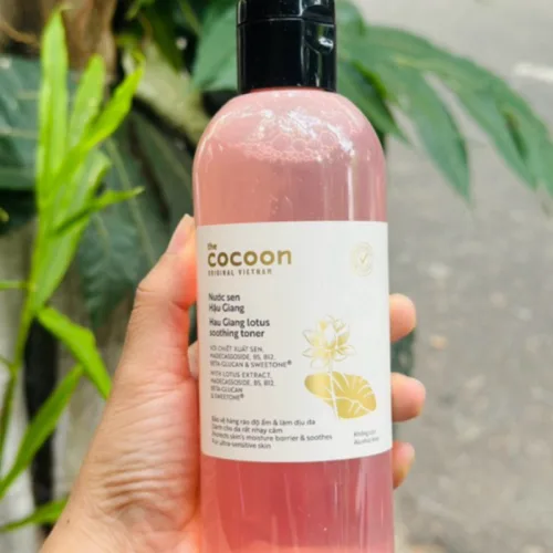 Nước Sen Hậu Giang Toner Cocoon 310ml Dành Cho Da Nhạy Cảm Hỗ Trợ Cấp Ẩm Phục Hồi Da
