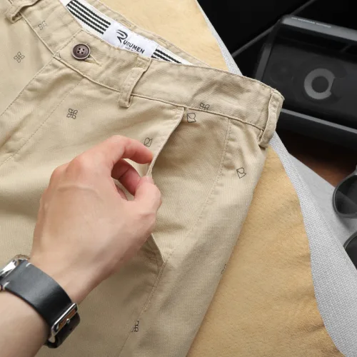 Quần Short Kaki Nam Co Giãn Rurumen In Hoạ Tiết Nhí