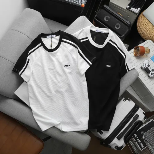 Set Bộ Nam Áo Thun Cổ Tròn Phối Sọc Vai Áo Và Thêu Chữ Pack Trước Ngực + Quần Short Thun Nam Phối Sọc Hai Bên Quần Có Big Size