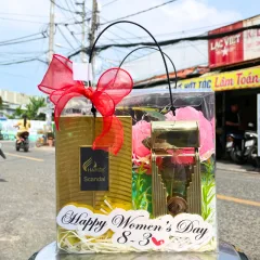 Set Giỏ Quà Nước Hoa Nữ Charme Scandal 100ml Hương Sang Trọng Quyến Rũ - Túi Trong Vuông Có Đèn Đom Đóm Lót Giấy Rơm Thắt Nơ Xinh Xắn Nhiều Màu