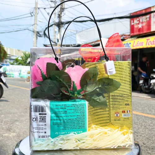 Set Giỏ Quà Nước Hoa Nữ Charme Scandal 100ml Hương Sang Trọng Quyến Rũ - Túi Trong Vuông Có Đèn Đom Đóm Lót Giấy Rơm Thắt Nơ Xinh Xắn Nhiều Màu