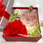 Bộ quà Charme Chance nữ màu hồng 50ml kèm hộp hoa rơm nhiều màu