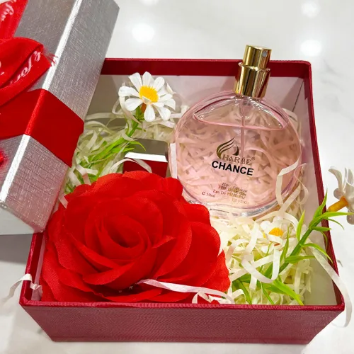 Bộ quà Charme Chance nữ màu hồng 50ml kèm hộp hoa rơm nhiều màu