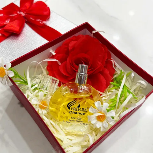 Set Hộp Quà Tặng Nước Hoa Nữ Charme Chance Vàng 30ml - Hộp Hoa Rơm Nhiều Màu