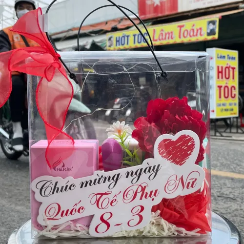 Phân phối set Hộp Quà Tặng Nước Hoa Nữ Charme Sì 25ml - Túi Trong Vuông Có Đèn Đom Đóm Lót Giấy Rơm Thắt Nơ Xinh Xắn Nhiều Màu