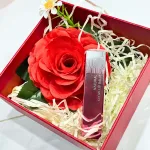 Phân phối set Hộp Quà Tặng Son Dưỡng Ẩm Môi Hàn Quốc Embisu Natural Glow Lip Balm - Hộp Hoa Rơm Nhiều Màu