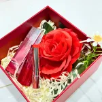 Phân phối set Hộp Quà Tặng Son Dưỡng Ẩm Môi Hàn Quốc Embisu Natural Glow Lip Balm - Hộp Hoa Rơm Nhiều Màu