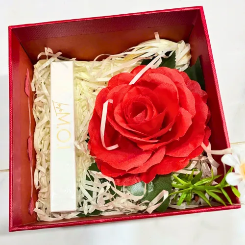 Set Hộp Quà Tặng Son Thỏi Cao Cấp Love MOI Phiên Bản Giới Hạn Có 6 Màu - Hộp Hoa Rơm Nhiều Màu