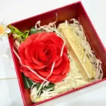 Set Hộp Quà Tặng Son Thỏi Cao Cấp Love MOI Phiên Bản Giới Hạn Có 6 Màu - Hộp Hoa Rơm Nhiều Màu