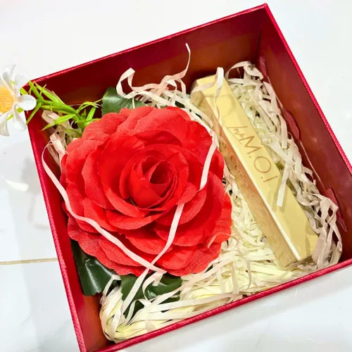 Set Hộp Quà Tặng Son Thỏi Cao Cấp Love MOI Phiên Bản Giới Hạn Có 6 Màu - Hộp Hoa Rơm Nhiều Màu