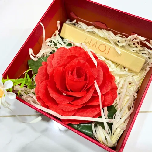 Set Hộp Quà Tặng Son Thỏi Cao Cấp Love MOI Phiên Bản Giới Hạn Có 6 Màu - Hộp Hoa Rơm Nhiều Màu